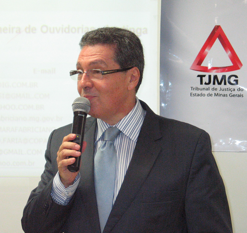 Carlos Alberto Pavan Alvim, fez a abertura do seminário, representando a Presidente do Tribunal, Conselheira Adriene Andrade